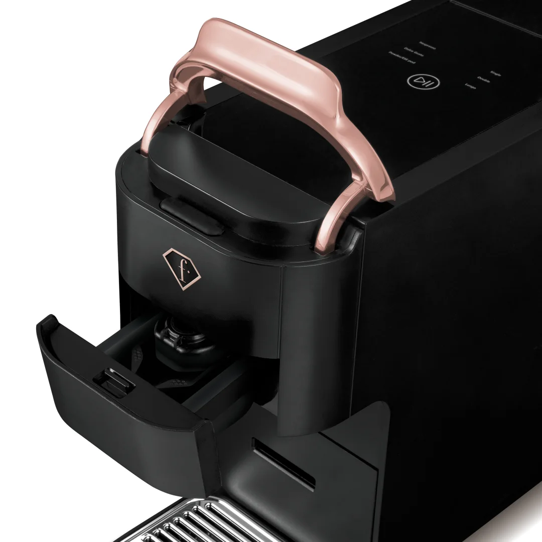 Kaffeemaschine für mehrere Kapselformate. Adapter